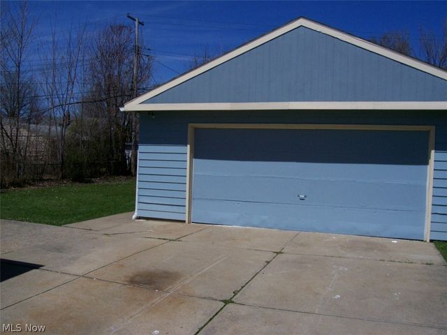 25701 Richards Avenue, Euclid, OH 44132