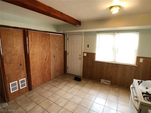 25701 Richards Avenue, Euclid, OH 44132