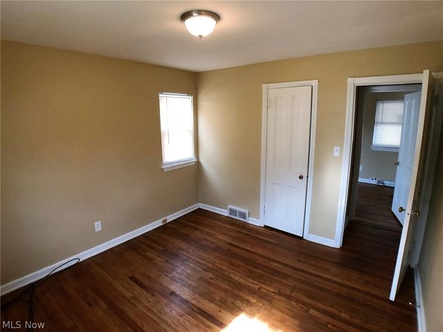 25701 Richards Avenue, Euclid, OH 44132