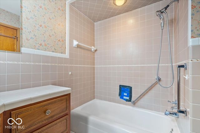 8405 Bishops Lane, Indianapolis, IN 46217