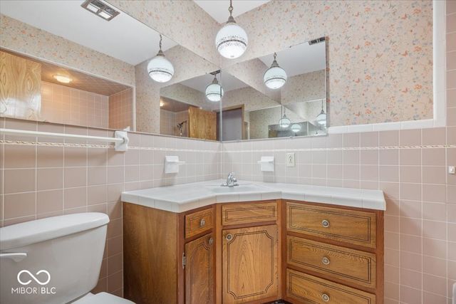 8405 Bishops Lane, Indianapolis, IN 46217