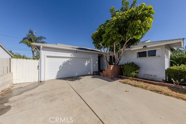 690 Capital Street, Costa Mesa, CA 92627