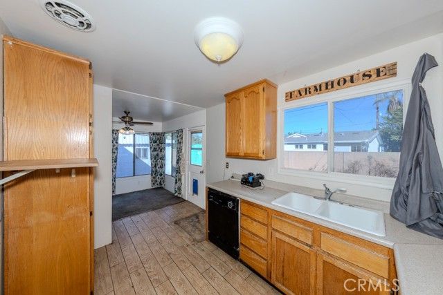 690 Capital Street, Costa Mesa, CA 92627