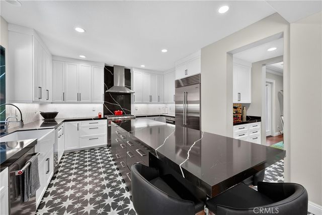 8 Castlebar, Irvine, CA 92618