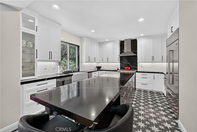 8 Castlebar, Irvine, CA 92618