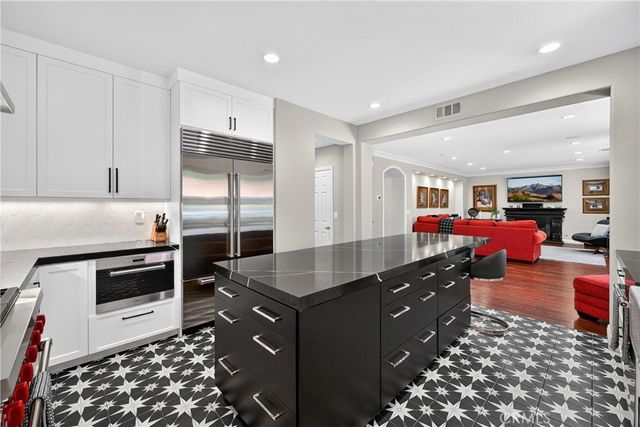 8 Castlebar, Irvine, CA 92618