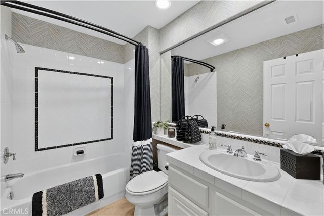 8 Castlebar, Irvine, CA 92618