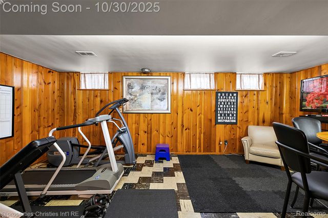 4795 W Outer Drive, Detroit, MI 48221