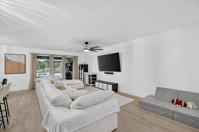 9729 N New River Canal Road 628, Plantation, FL 33324