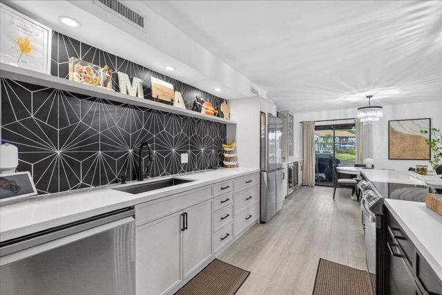 9729 N New River Canal Road 628, Plantation, FL 33324