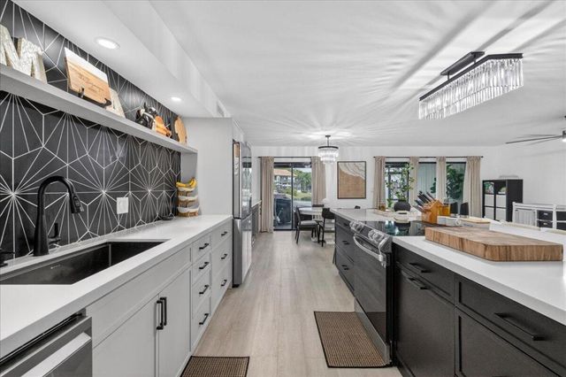 9729 N New River Canal Road 628, Plantation, FL 33324