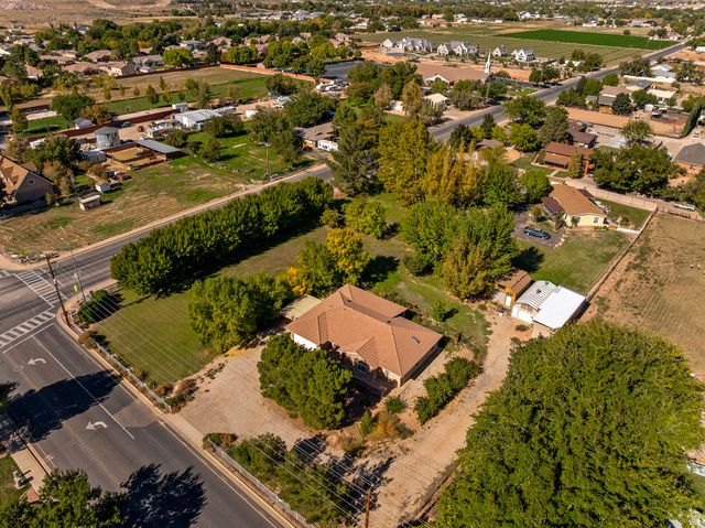 692 W 1300 S, Hurricane, UT 84737