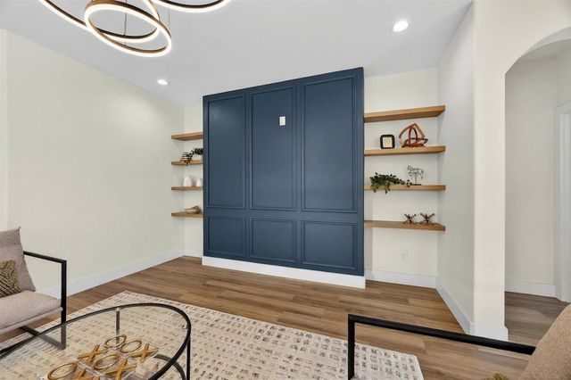 2705 S Jones Street, Fort Worth, TX 76104