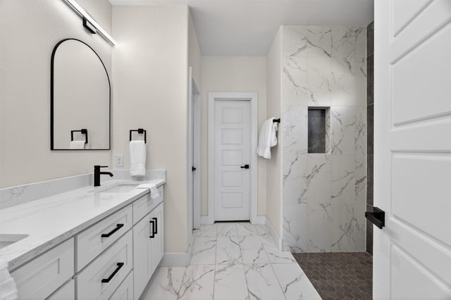 2705 S Jones Street, Fort Worth, TX 76104