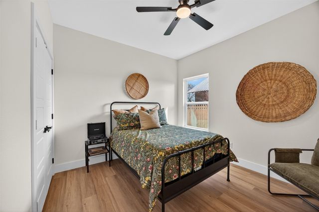 2705 S Jones Street, Fort Worth, TX 76104