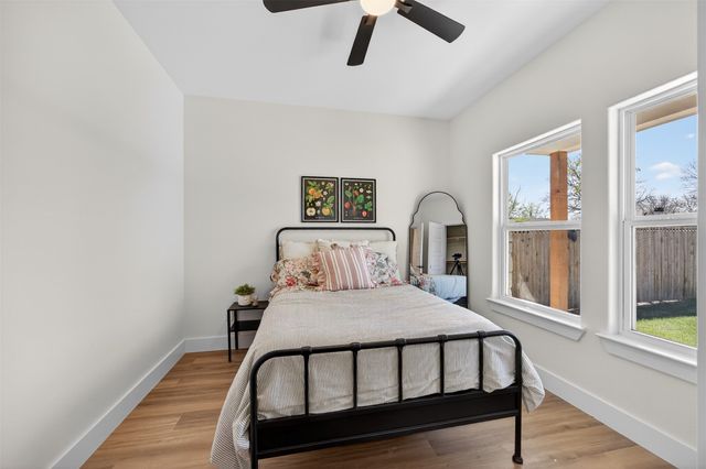 2705 S Jones Street, Fort Worth, TX 76104