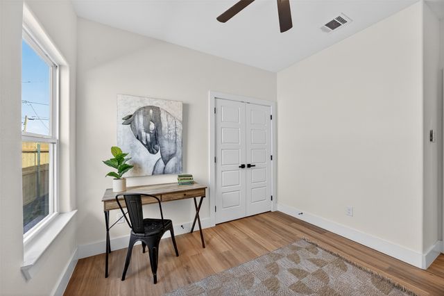 2705 S Jones Street, Fort Worth, TX 76104