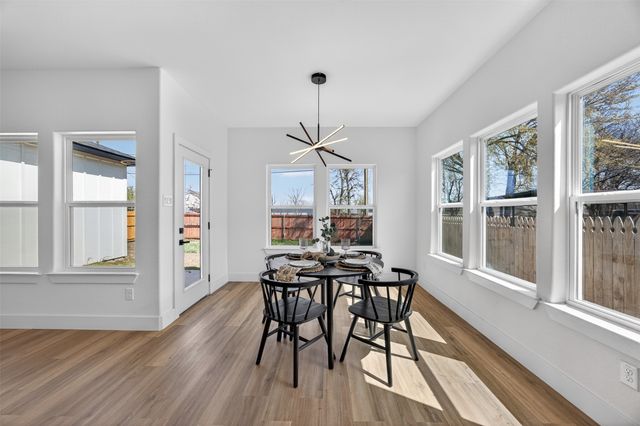 2705 S Jones Street, Fort Worth, TX 76104