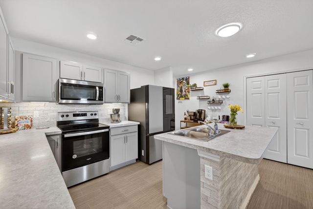 644 SW Hoffenberg Avenue, Port St Lucie, FL 34953