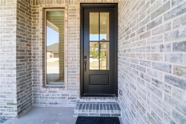 6909 SW Basswood Avenue, Bentonville, AR 72713