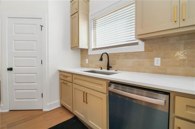 6909 SW Basswood Avenue, Bentonville, AR 72713