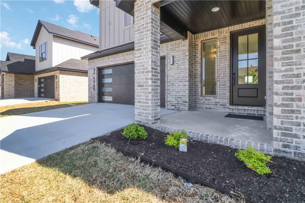 6909 SW Basswood Avenue, Bentonville, AR 72713