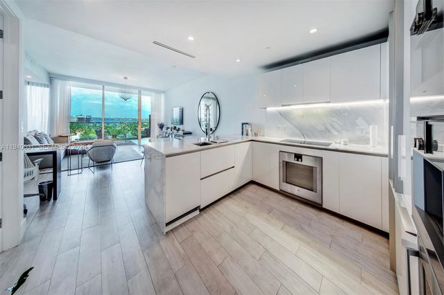 10201 Collins Avenue 804, Bal Harbour, FL 33154