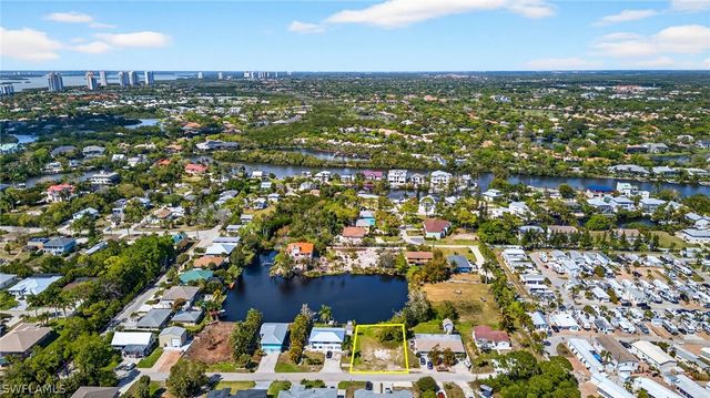 3916 Bennett LN, Bonita Springs, FL 34134
