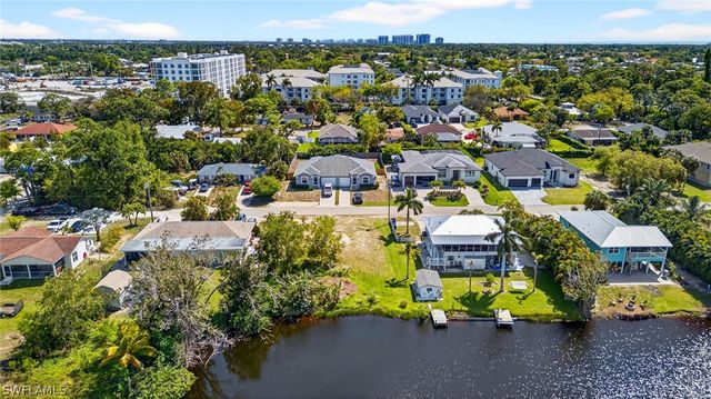 3916 Bennett LN, Bonita Springs, FL 34134