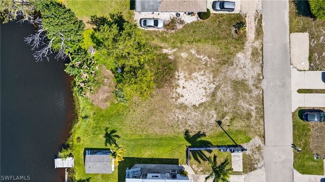3916 Bennett LN, Bonita Springs, FL 34134