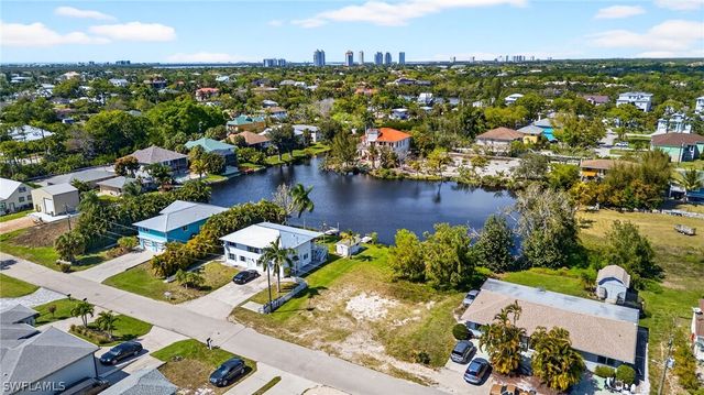 3916 Bennett LN, Bonita Springs, FL 34134