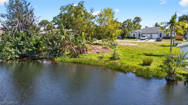 3916 Bennett LN, Bonita Springs, FL 34134