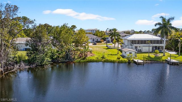 3916 Bennett LN, Bonita Springs, FL 34134