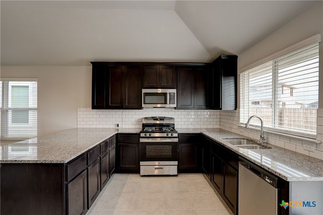 171 White Dunes Drive, Maxwell, TX 78656