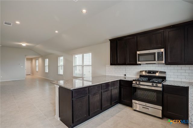 171 White Dunes Drive, Maxwell, TX 78656
