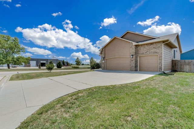 713 E Zuni St., Kechi, KS 67067