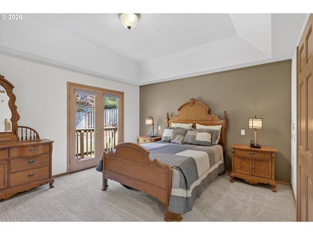 6013 Sw ORCHID Dr, Portland, OR 97219