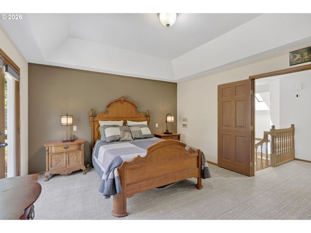 6013 Sw ORCHID Dr, Portland, OR 97219