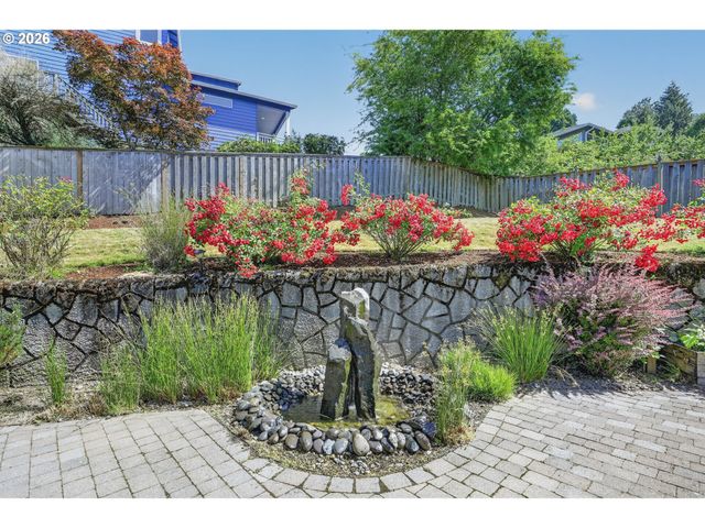 6013 Sw ORCHID Dr, Portland, OR 97219