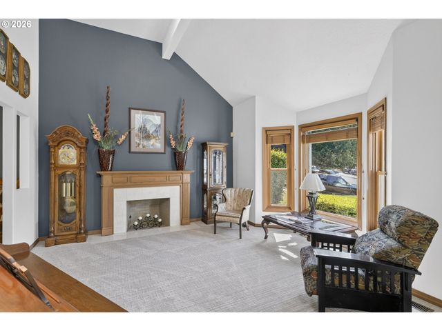 6013 Sw ORCHID Dr, Portland, OR 97219