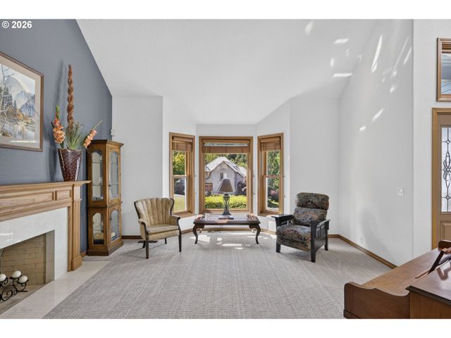 6013 Sw ORCHID Dr, Portland, OR 97219