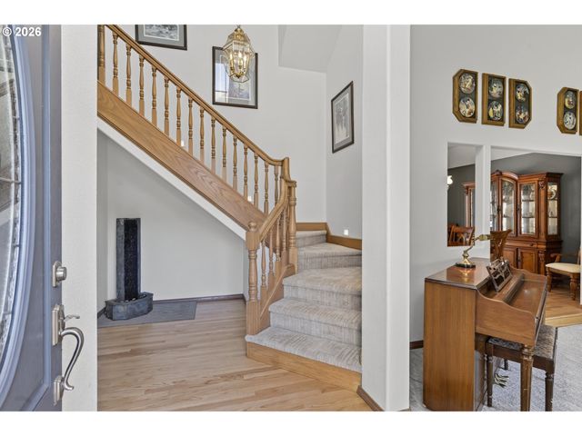 6013 Sw ORCHID Dr, Portland, OR 97219