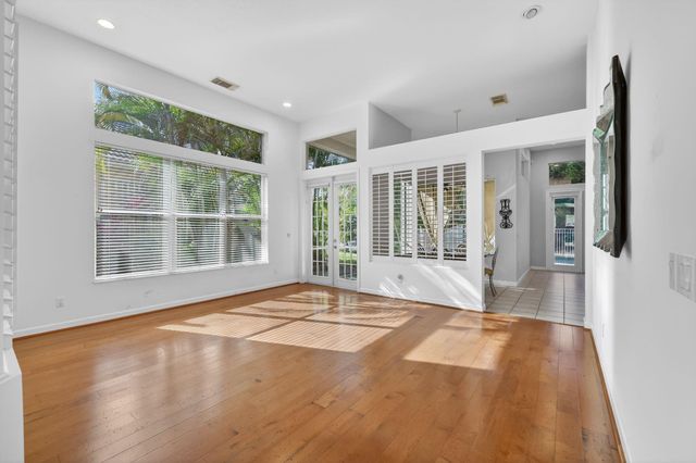 590 SW Saint Johns Bay, Port St Lucie, FL 34986