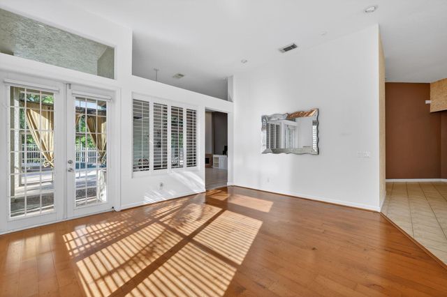 590 SW Saint Johns Bay, Port St Lucie, FL 34986