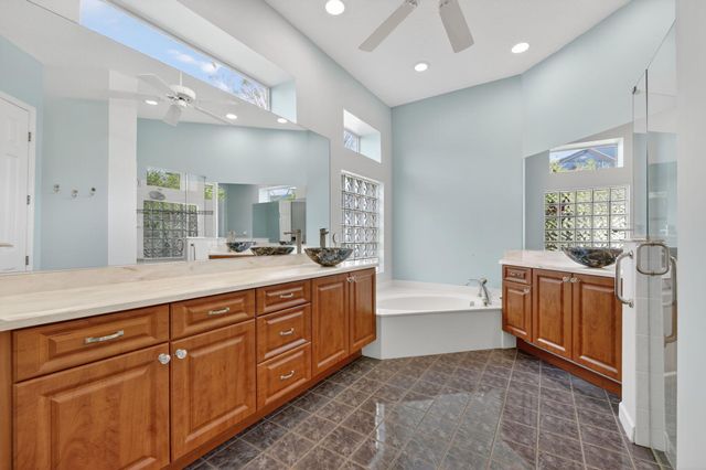 590 SW Saint Johns Bay, Port St Lucie, FL 34986