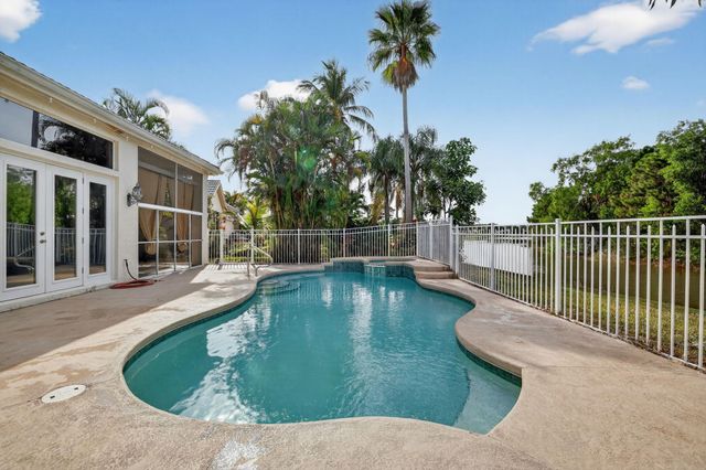 590 SW Saint Johns Bay, Port St Lucie, FL 34986