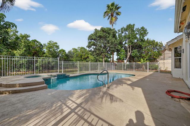 590 SW Saint Johns Bay, Port St Lucie, FL 34986