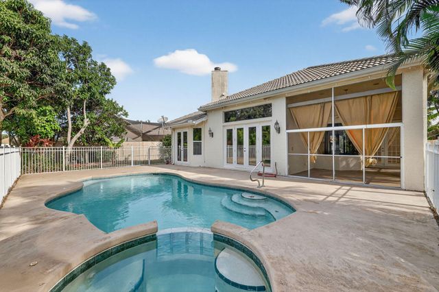 590 SW Saint Johns Bay, Port St Lucie, FL 34986