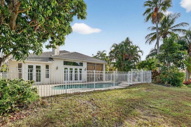 590 SW Saint Johns Bay, Port St Lucie, FL 34986