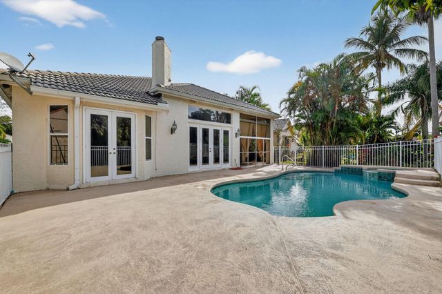 590 SW Saint Johns Bay, Port St Lucie, FL 34986